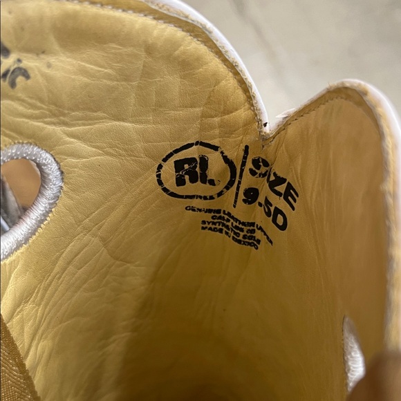 Classic Brown and Tan Western Boots - Picture 5 of 9